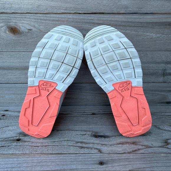 Nike Air Max Motion Sneakers - Picture 9 of 10